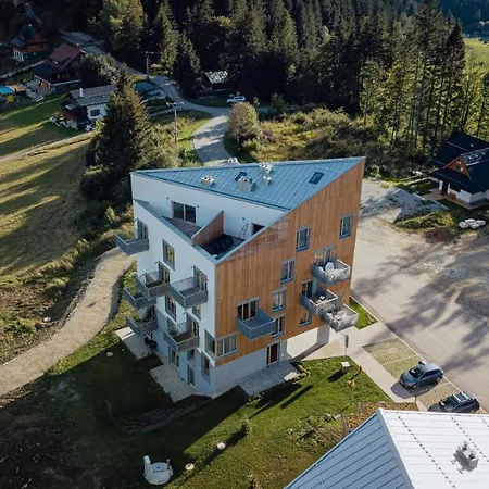 Collin X41 Apartman *